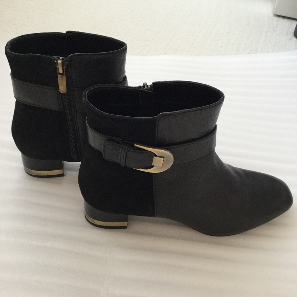 Circa Joan & David luxe ankle boots